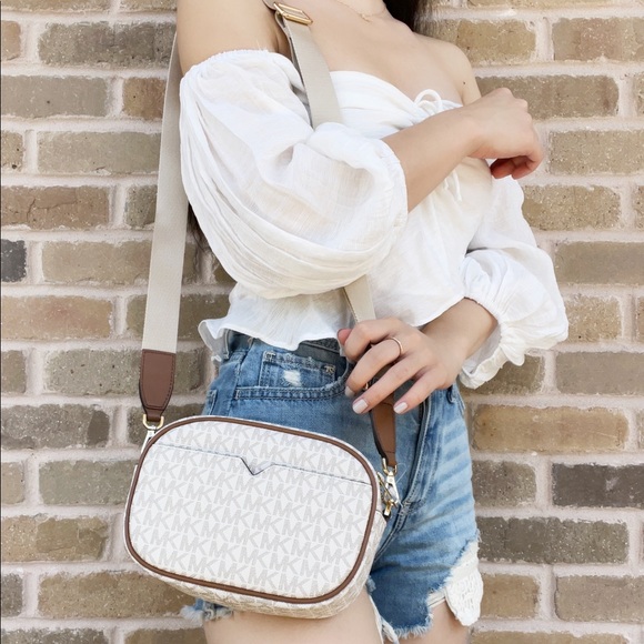 Gaby’sBags💕NWT Michael Kors oval Crossbody - Picture 6 of 7